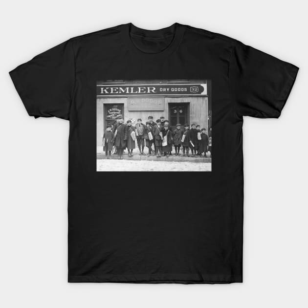 Delivering the Sunday Papers, 1909. Vintage Photo T-Shirt by historyphoto